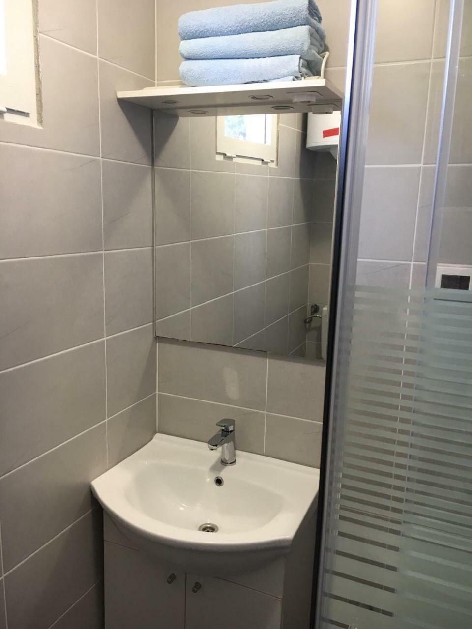 Apartment Kumicic - 3 Bedrooms Ічичі Екстер'єр фото